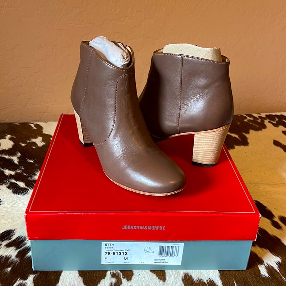 Johnston&Murphy ETTA bootie size 8